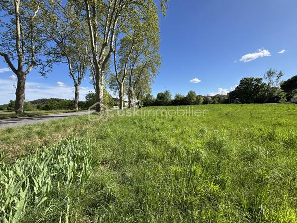 Terrain de 1 027 m²