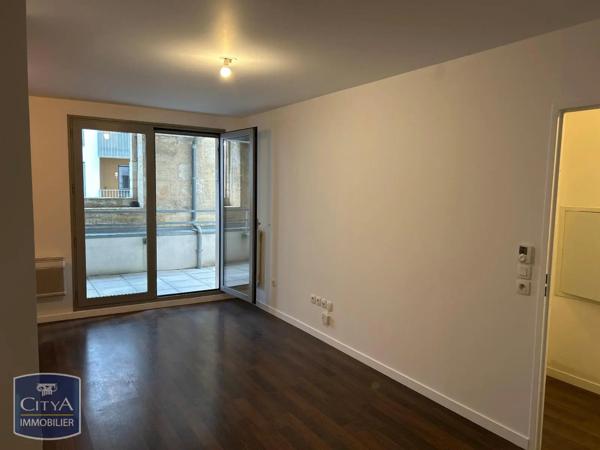 Appartement à louer 2 pièces 45.3m² Bordeaux (33300)