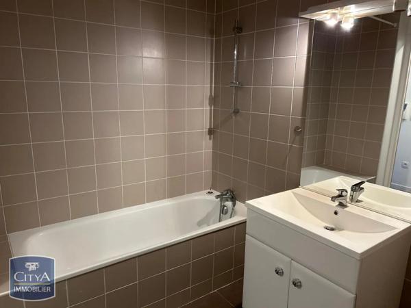 Appartement à louer 2 pièces 45.3m² Bordeaux (33300)