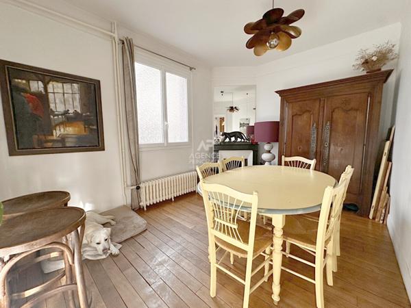 CHAVILLE - CENTRE Maison 5 pièces, 3 chambres + bureau 579 000 € **  - Référence  675-C