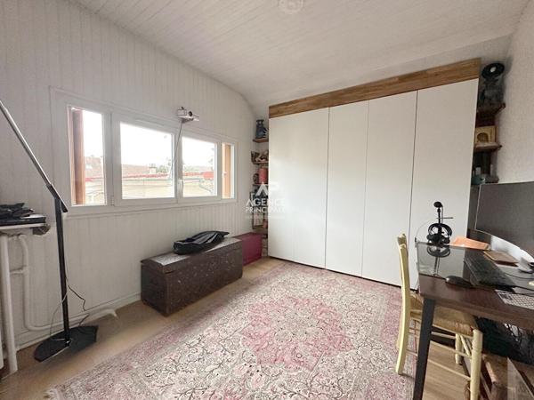 CHAVILLE - CENTRE Maison 5 pièces, 3 chambres + bureau 579 000 € **  - Référence  675-C