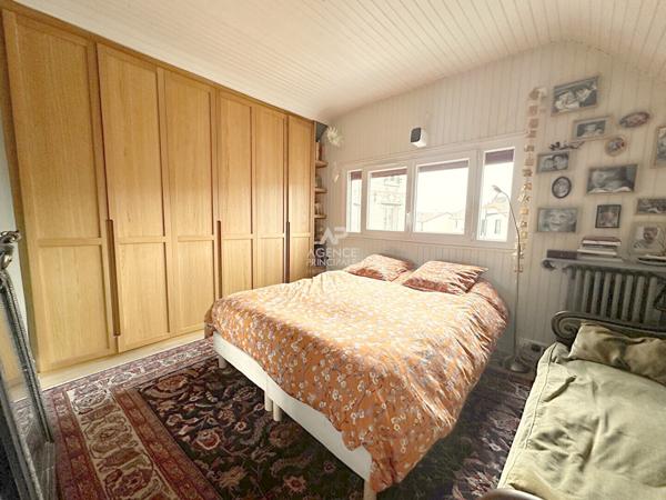 CHAVILLE - CENTRE Maison 5 pièces, 3 chambres + bureau 579 000 € **  - Référence  675-C