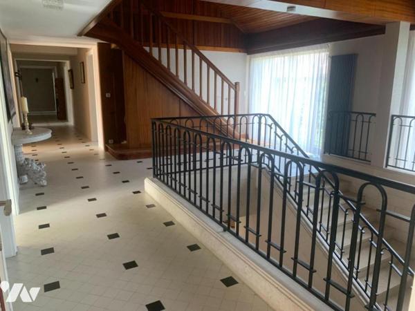 GRANDE POPRIETE FAMILIALE