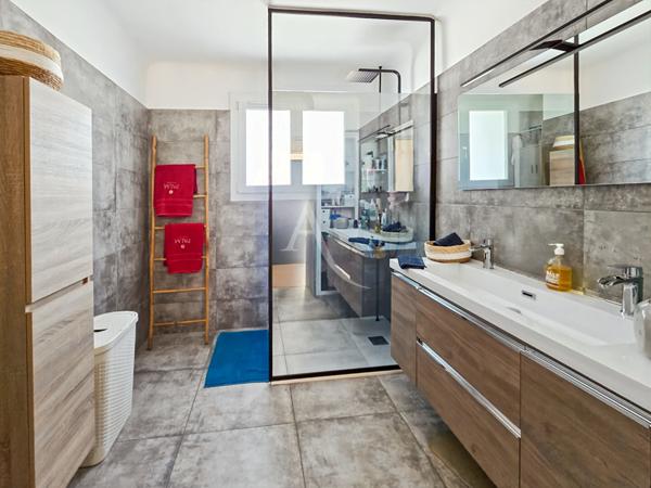 Exclusivité Rare à la vente Villa 160 m², deux logements, grand terrain et terrasse Allauch 13190