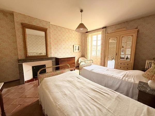 Maison 9 pièce(s) 294.09 m2