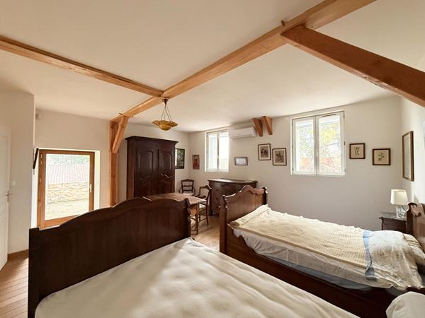 Maison 9 pièce(s) 294.09 m2