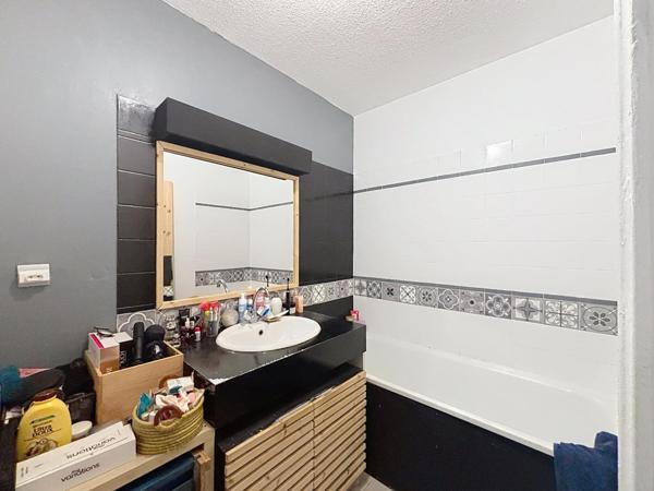 Opportunité T3 de 70m2 aux Chartrons