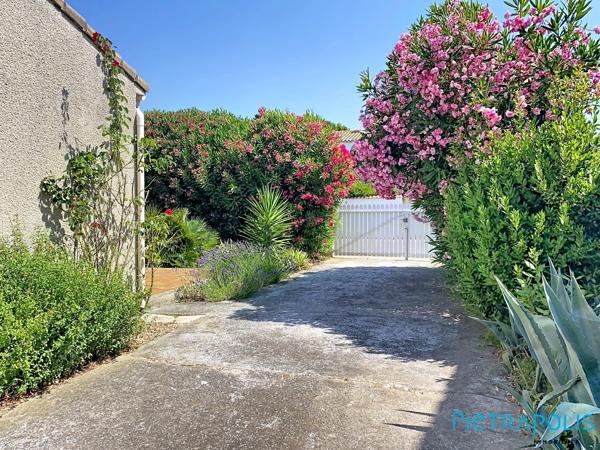 AGDE : Sur une parcelle de 352 m² maison de plain-pied, piscine