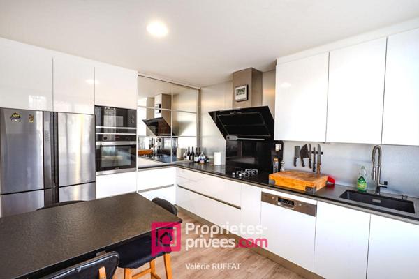 Maison  familiale Saint Jory 8 pièce(s) 190 m2 avec grand jardin et piscine