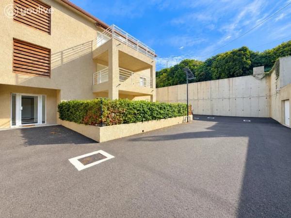 PROCHE DE CERVIONE – CHARMANT T2 MEUBLÉ AVEC JARDIN PRIVATIF ET TERRASSE