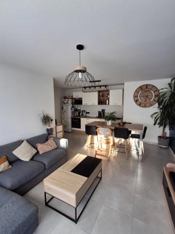 Appartement T3 avec garage et terrasse – Centre-ville Saint-Maximin (83470)