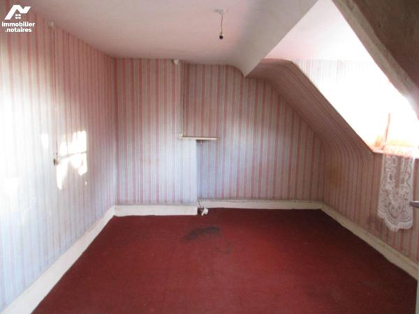 A vendre sur la commune de Marcey-les-Grèves, un ensemble immobilier à usage de commerce et d'h...