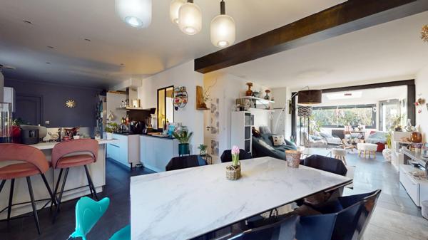 EXCLUSIVITE Vente Maison La Ville Du Bois 7 pièces 132 m2 - 625 m² terrain - garage - piscine - jacuzzi