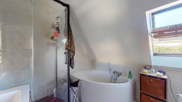 EXCLUSIVITE Vente Maison La Ville Du Bois 7 pièces 132 m2 - 625 m² terrain - garage - piscine - jacuzzi