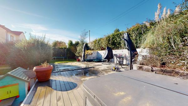 EXCLUSIVITE Vente Maison La Ville Du Bois 7 pièces 132 m2 - 625 m² terrain - garage - piscine - jacuzzi