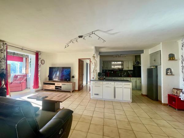 Maison  garage et studio avec Piscine,