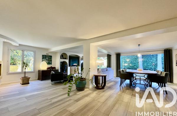 Maison à vendre 9 pièces 246 m² La Tour-de-Salvagny