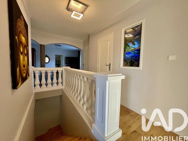 Maison à vendre 9 pièces 246 m² La Tour-de-Salvagny