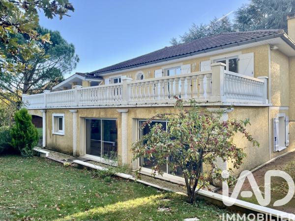 Maison à vendre 9 pièces 246 m² La Tour-de-Salvagny