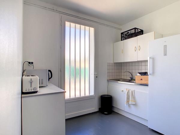 A VENDRE, Maison d'environ 138m² habitables, 4 chambres, garage, située à Sainte-Soulle, 10" de La Rochelle