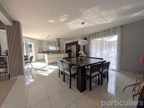 Vente Maison239 m² - 6 Pièces - LUC LA PRIMAUBE (12450)