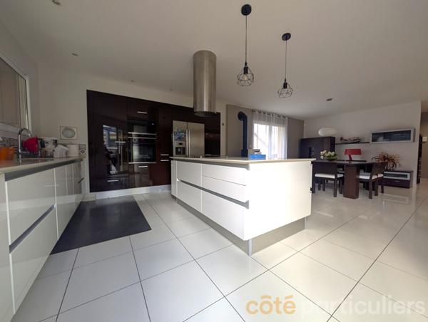 Vente Maison239 m² - 6 Pièces - LUC LA PRIMAUBE (12450)