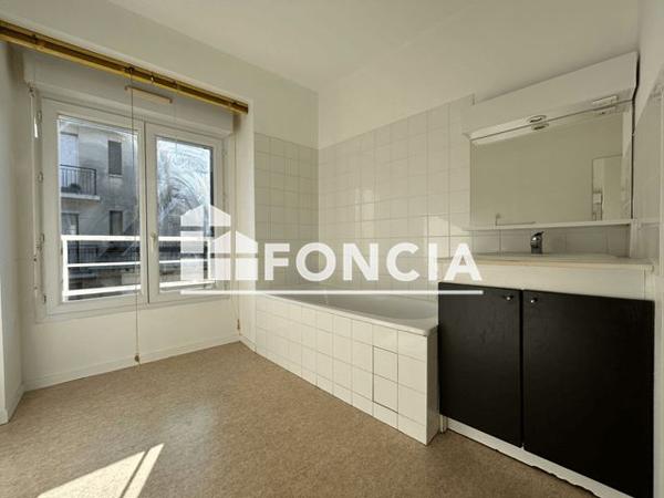 Location Appartement 3 pièces 58.6 m² - RESIDENCE LE GALLIEN - 46 BIS RUE MAGENTA Poitiers 86000