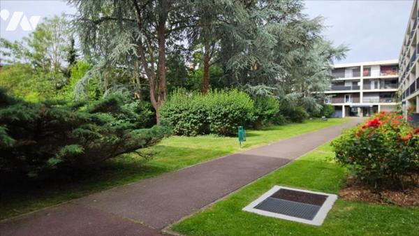 Notaire - F6 - LILLE 'MAURICE PELLEVOISIN' - Exclusivité