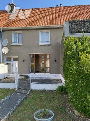 NOUVEAUTÉ 
Emplacement  recherché
Venez découvrir cette maison mitoyenne située   à proximité...