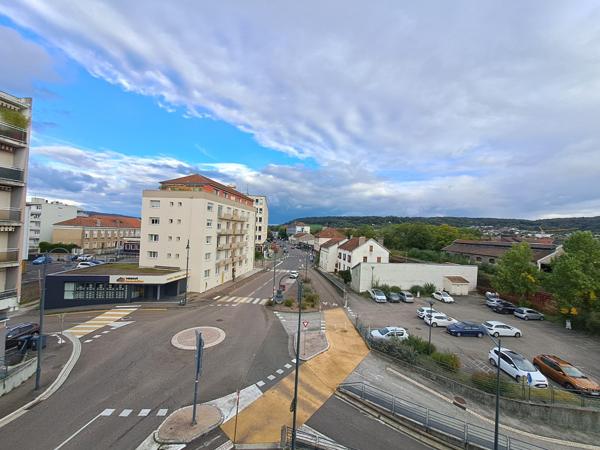 OPPORTUNITE EXCEPTIONNELLE A VESOUL, ensemble immobilier de 700 m² de surface totale !