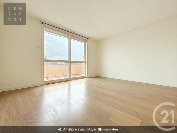 Appartement à vendre  3 pièces - 62,36 m 2   TROYES  - 10