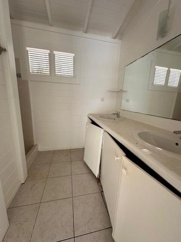 Villa de Charme T4+Mezz 148 m² avec piscine sur parcelle de 900 m² clôturé (Parcelle totale 2703 m²).