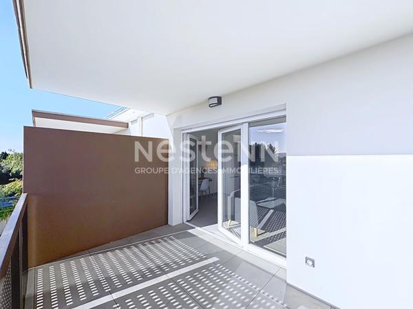 Appartement T2 moderne de 48 m² avec terrasse et vue dégagée sur le Massif de La Clape, place de parking & ascenseur, Quartier prisé et verdoyant 11100 Narbonne