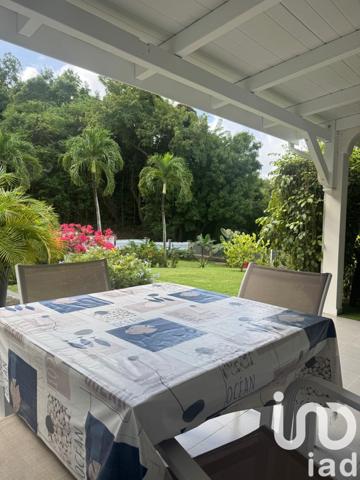 Maison 10 pièces de 200 m² à Sainte-Anne (97180)