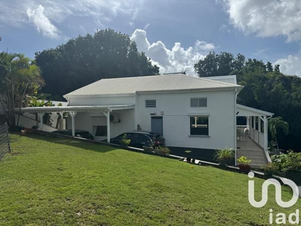 Maison 10 pièces de 200 m² à Sainte-Anne (97180)