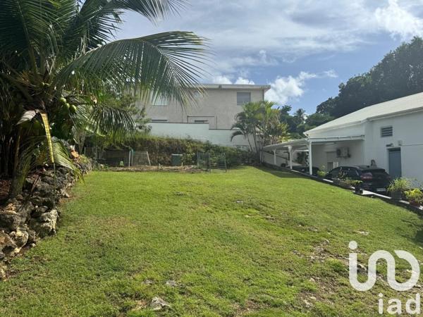 Maison 10 pièces de 200 m² à Sainte-Anne (97180)