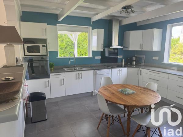 Maison 10 pièces de 200 m² à Sainte-Anne (97180)