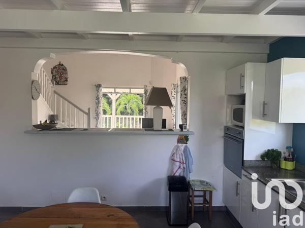 Maison 10 pièces de 200 m² à Sainte-Anne (97180)