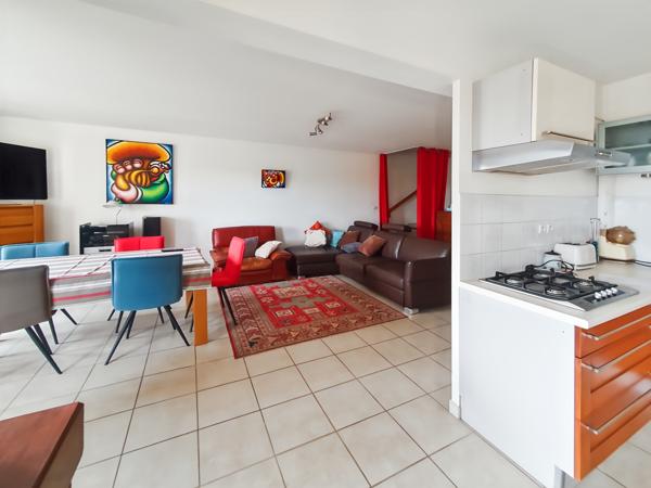 Uzès (30700) A vendre, bel appartement duplex à 10 mn du centre d'Uzès