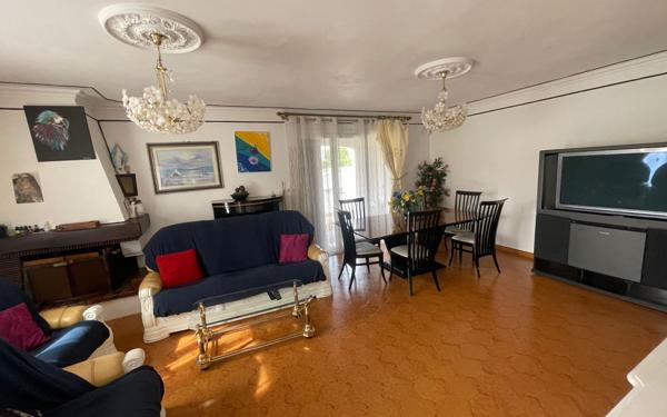 Maison à vendre    6 pièces •  La Seyne-sur-Mer