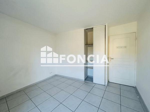 Location Appartement 4 pièces 96.92 m² - 33 RUE DU CAPITAINE CASANOVA Toulon 83000