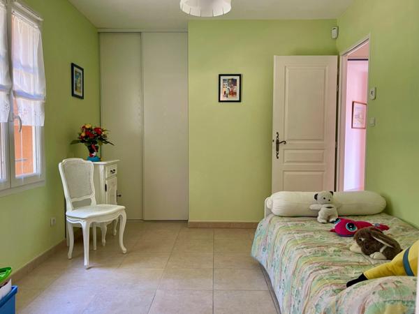 À VENDRE LAURIS (84) Propriété d’exception de plain-pied avec piscine et jardin paysager