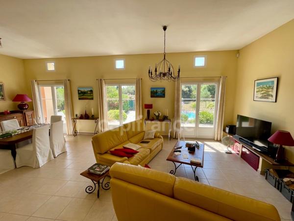 À VENDRE LAURIS (84) Propriété d’exception de plain-pied avec piscine et jardin paysager