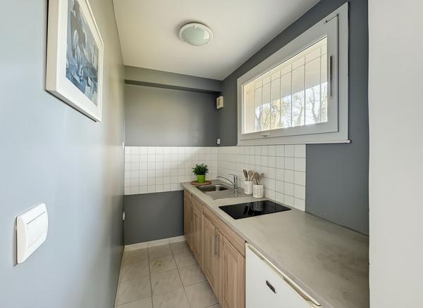 Appartement dans le coeur de ville de Meaux, au sein de la "Résidence du Parc", dans le secteur Braille - accessible PMR - appartement F2 - 47 m2 - cellier et garage fermé.