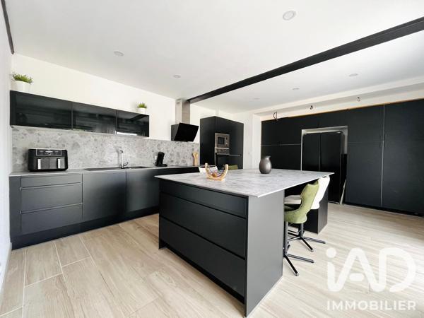 Maison à vendre 10 pièces 303 m² Neuves-Maisons