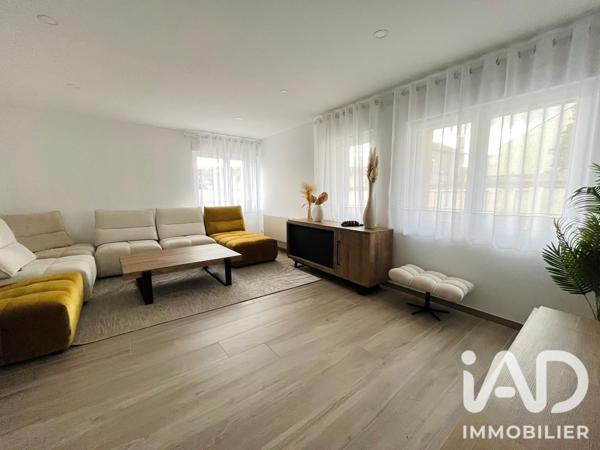 Maison à vendre 10 pièces 303 m² Neuves-Maisons
