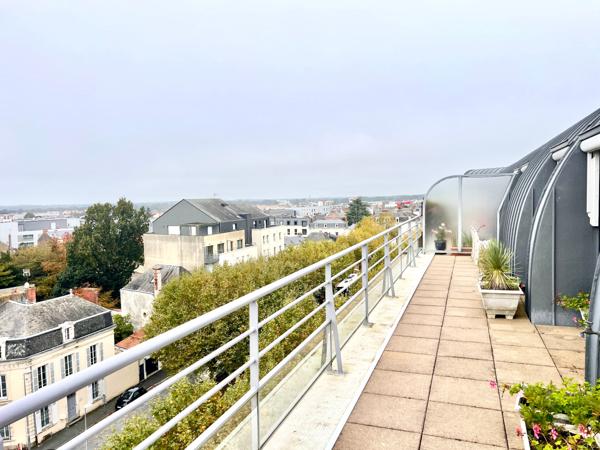 PENTHOUSE - LA ROCHE SUR YON - PARKINGS et GARAGE