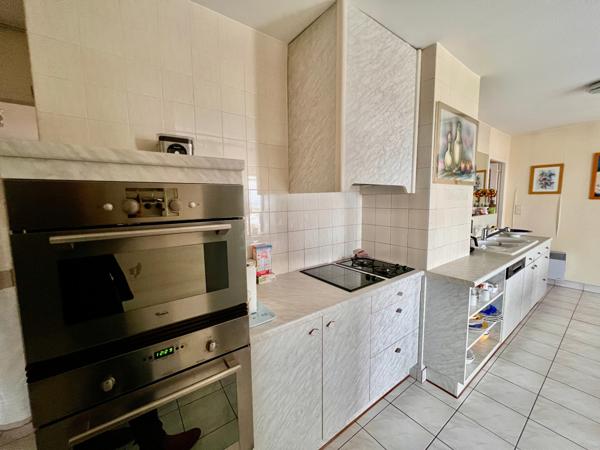 PENTHOUSE - LA ROCHE SUR YON - PARKINGS et GARAGE