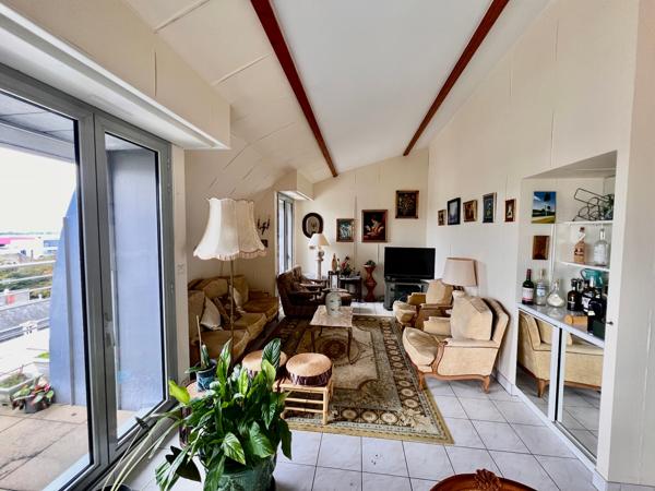 PENTHOUSE - LA ROCHE SUR YON - PARKINGS et GARAGE