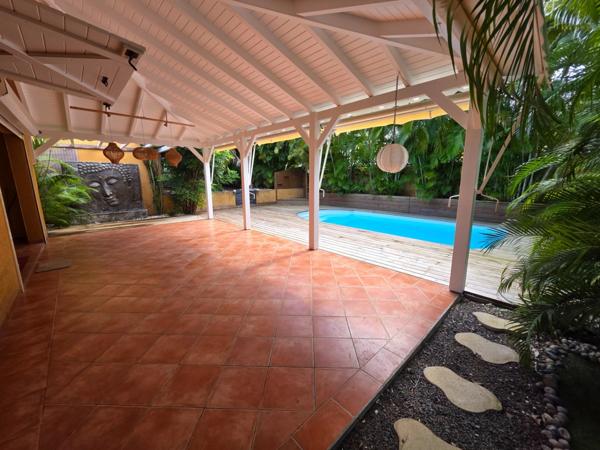 Superbe villa avec piscine et carbet, secteur privilégié à SAINT FRANCOIS (971)